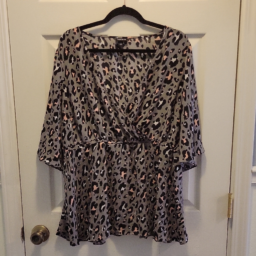 Torrid Size 1 Women's Leopard Print Wrap Top